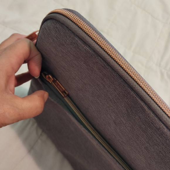 Gray Speck Laptop Sleeve - Picture 4 of 8
